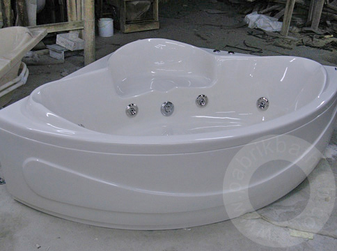 whirlpool-bathtub-jacuzzi