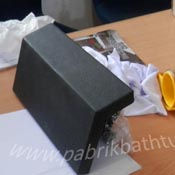 Bantal bathtub kotak